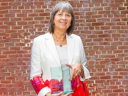 Martina Hund-Mejean Receives Prestigious Abbott Award for Exceptional Contributions to UVA Darden