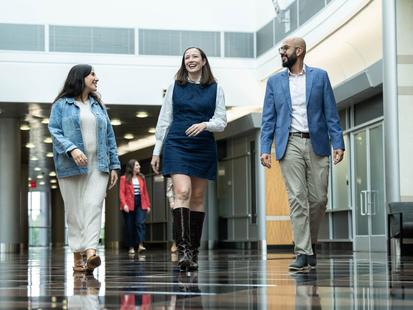 Students walking at SFG